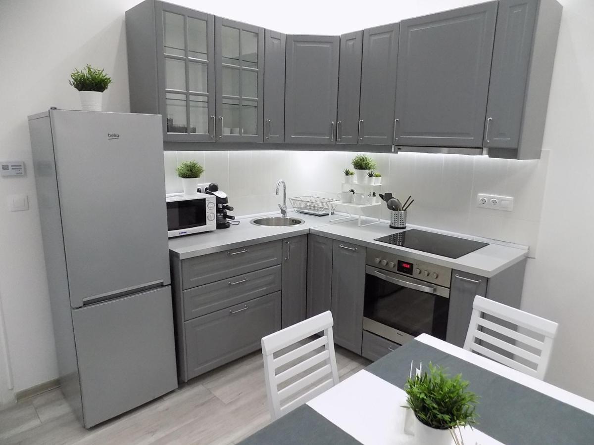 A10 Alkotmany B Apartment ブダペスト エクステリア 写真